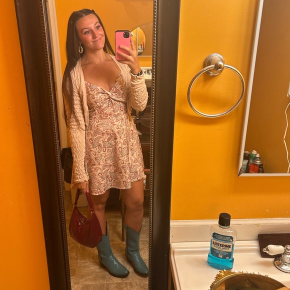 Meet your Posher, Bryn - Picture 10 of 16